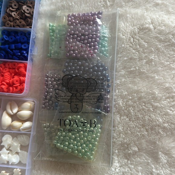 Assorted beads - Picture 4 of 4
